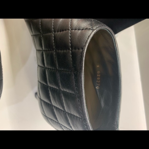 Chanel booties size 40 color black with silver cc new soles - Picture 11 of 13